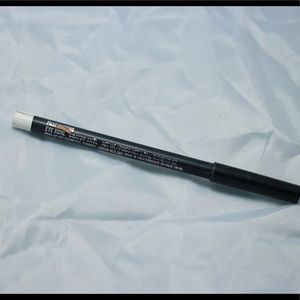 Fascinating white eyeliner MAC cosmetics